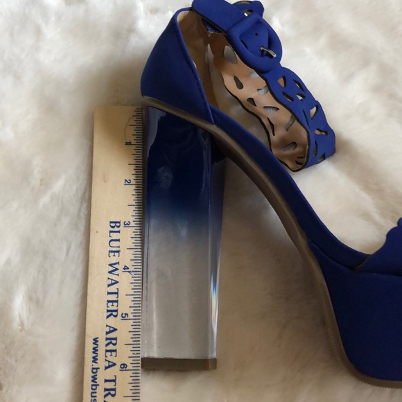 💖 SOLD💖New (NWT) Open Toed Sky High Platforms Size 7 1/2. - Picture 4 of 5